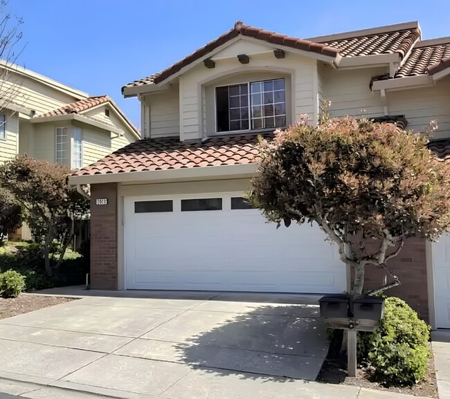 Building Photo - 21072 Greenwood Cir