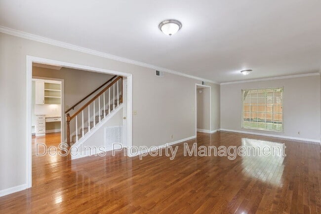 Building Photo - 5120 English Village Dr