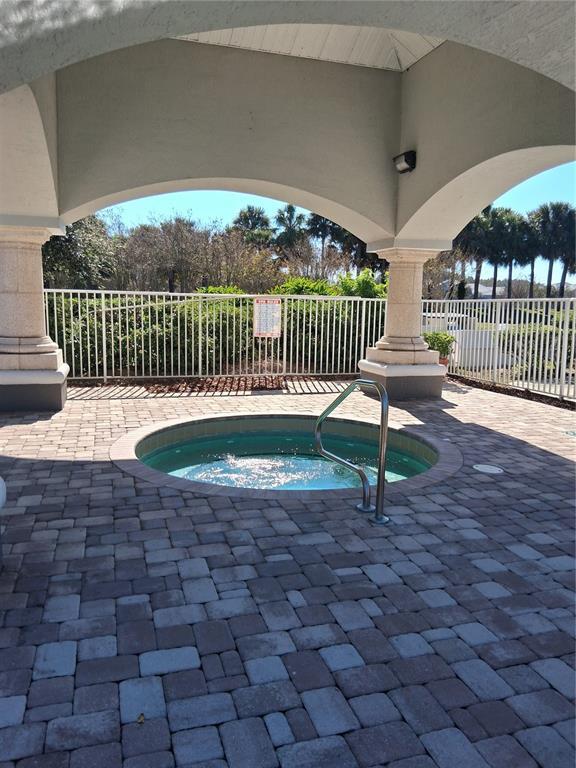 Building Photo - 13827 Fairway Island Dr