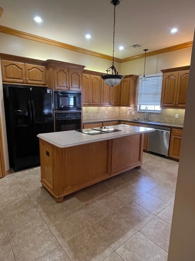 Building Photo - 5609 Bent Creek Dr