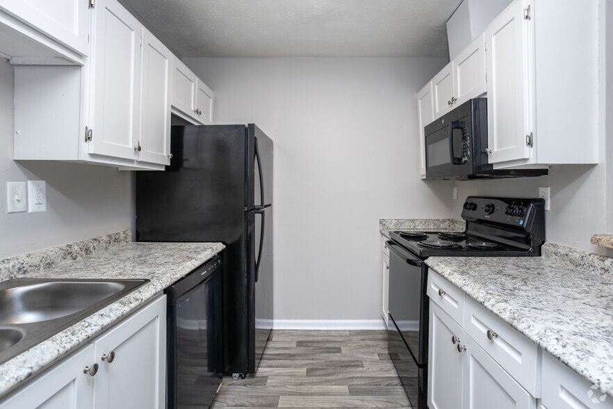 Primary Photo - Parkway Place