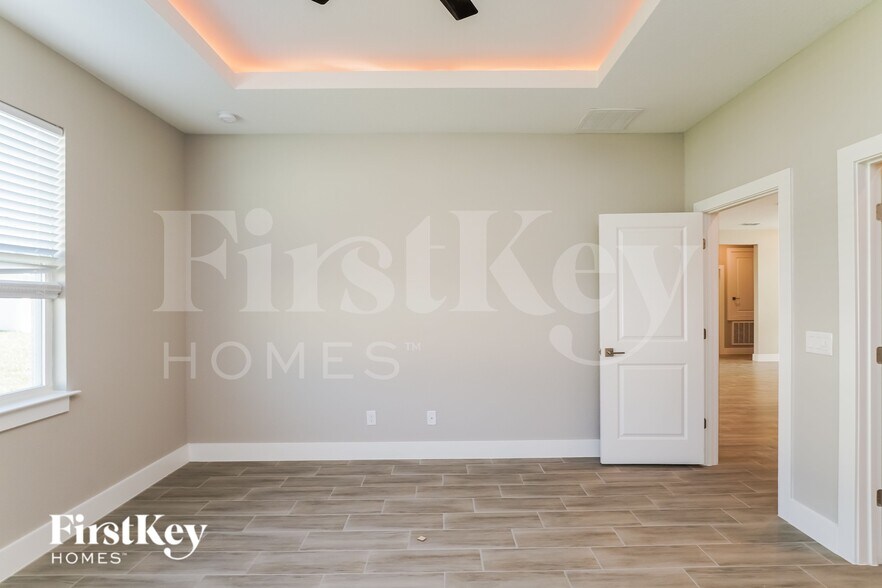 Building Photo - 1666 Redfin Dr