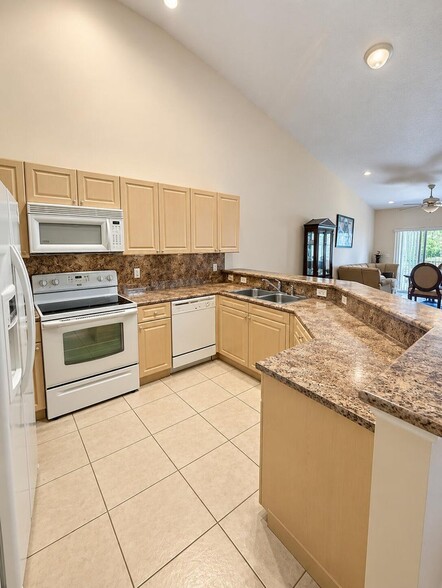 Building Photo - 2405 Windjammer Way