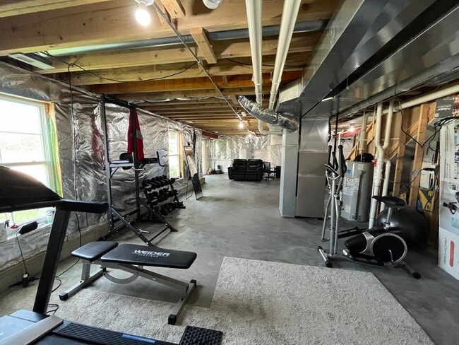Building Photo - 356 S Pointe Ave