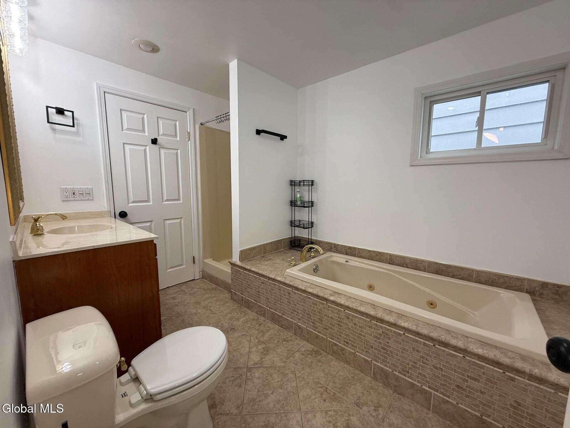 Building Photo - 27 McElwain Ave