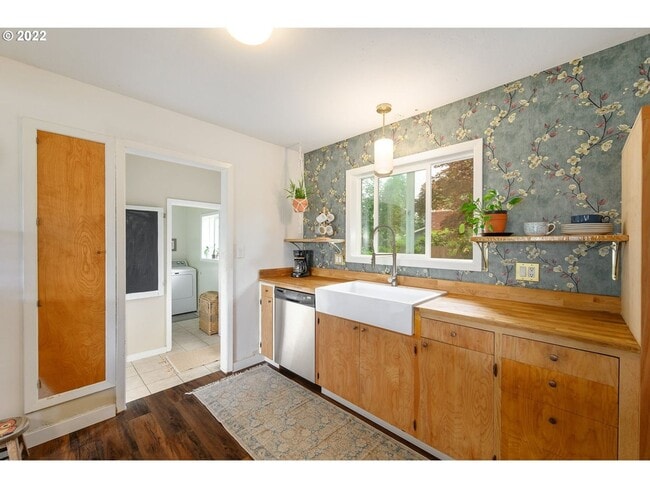 Building Photo - 301 NW 18th Pl
