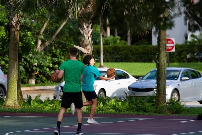 Building Photo - 4083 Sunset Wy