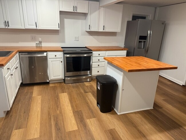 Building Photo - 5145 Patterson St