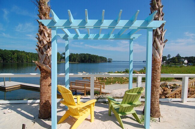 Building Photo - Lake View Living Near Lake Murray – Spacious 5BR Home w/ Boat Ramp & Docks