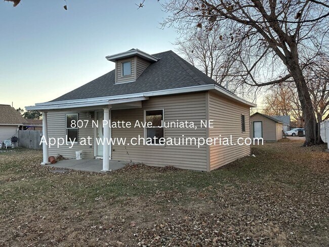 Building Photo - 2 bedroom house