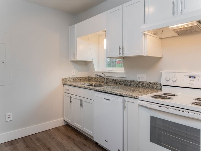 Building Photo - Asheville Duplex Rental-Oakley Area