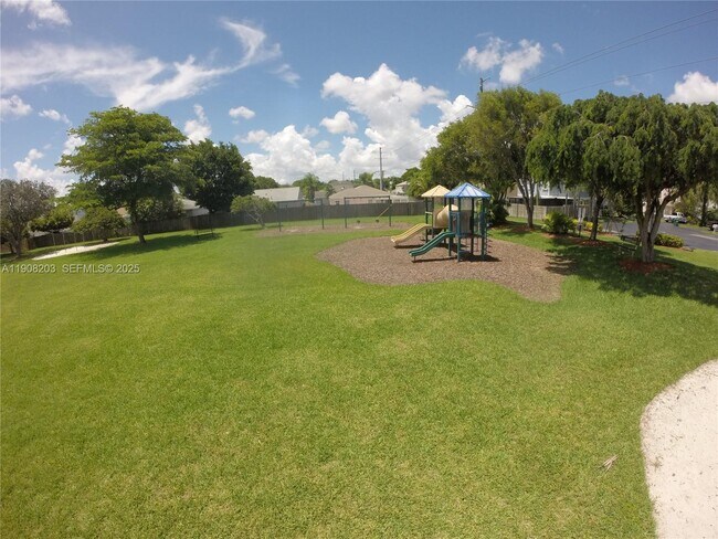 Building Photo - 12322 SW 148th Terrace