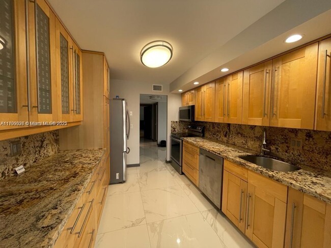 Building Photo - 2049 S Ocean Dr