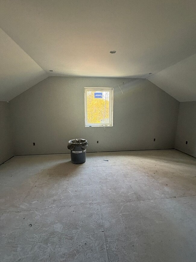 Building Photo - Brand New - Big 5 bedroom House