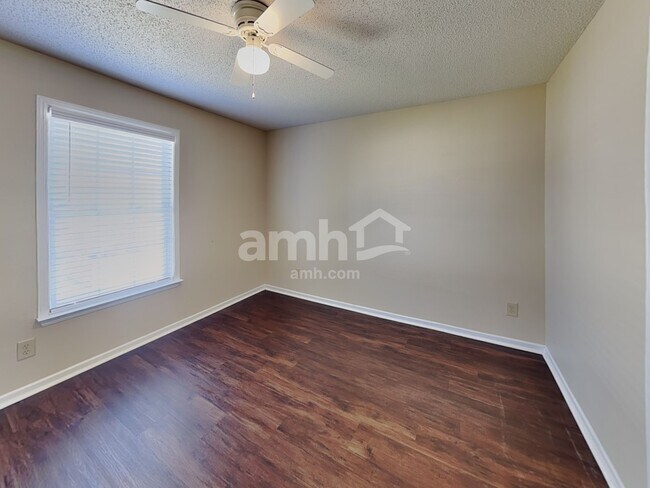 Building Photo - 10794 Timothy Ln