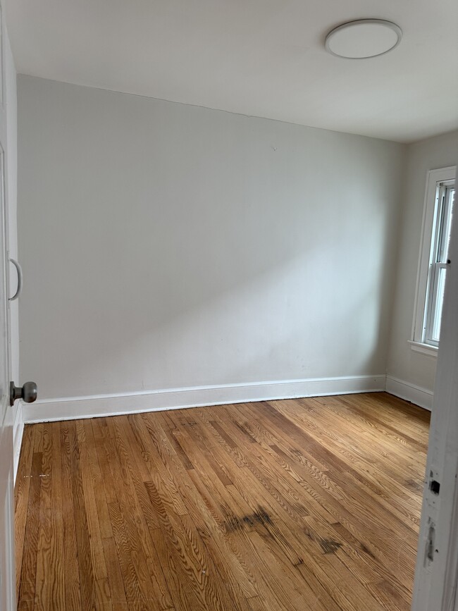 Building Photo - 53 Southview St