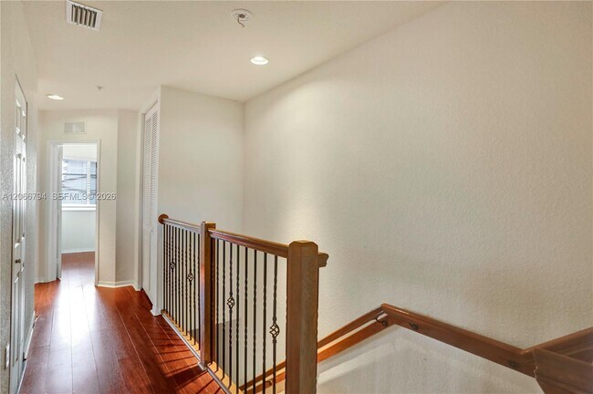 Building Photo - 12600 SW 50th Ct
