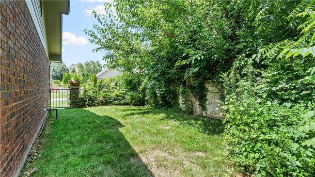 Building Photo - 2 S Prairie Dunes Dr