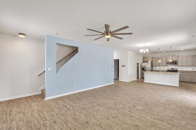 Building Photo - Updated Holly Ridge Home!