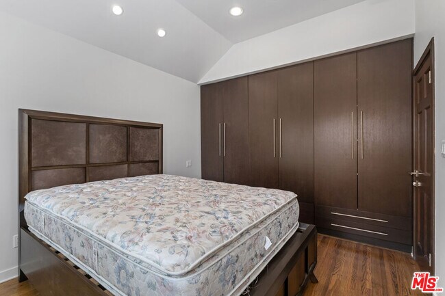 Building Photo - 6656 Colgate Ave