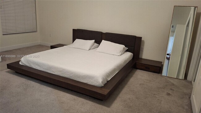 Building Photo - 6310 NW 103rd Pl