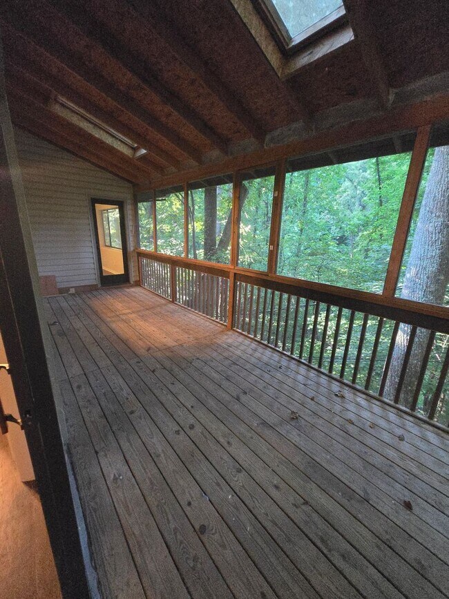 Building Photo - 1569 Colony Park Dr