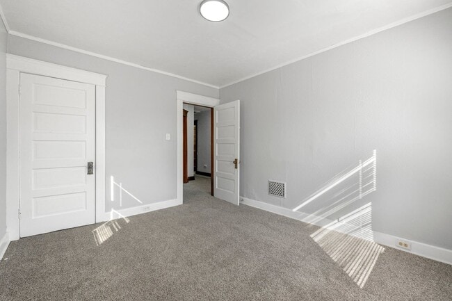Building Photo - MOVE-IN SPECIAL - NEW LISTING! 4 BEDROOM HOME
