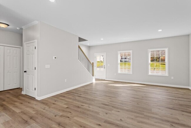 Building Photo - 317 Ivanhoe Ave