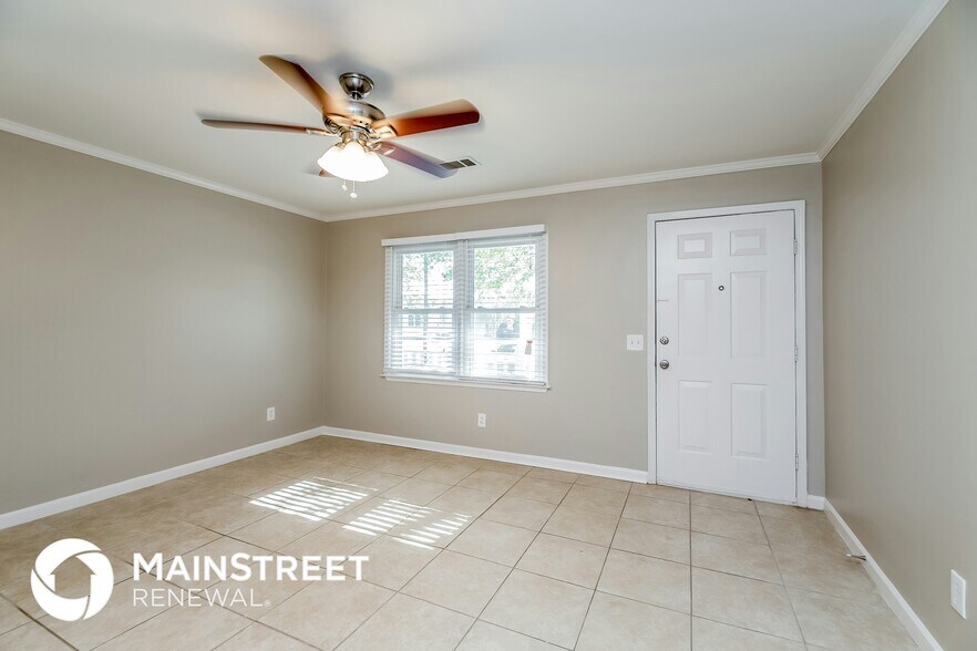 Building Photo - 1561 Rose Garden Ln