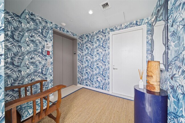 Building Photo - 460 NE 28th St