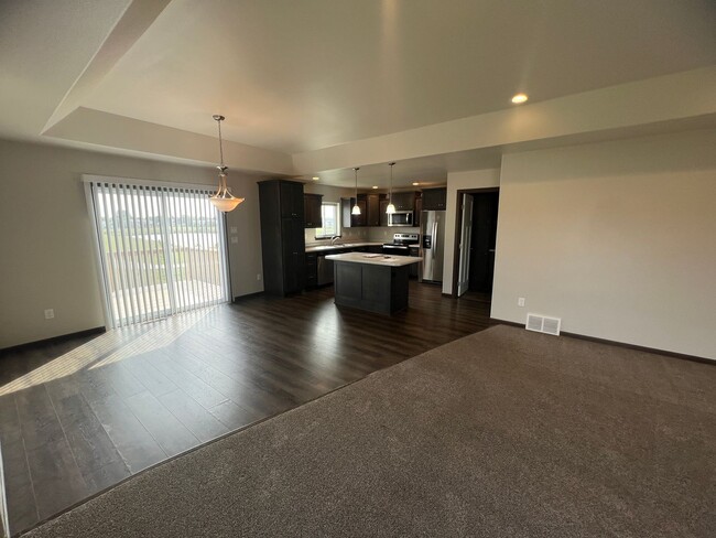 Building Photo - 3220 31st St S