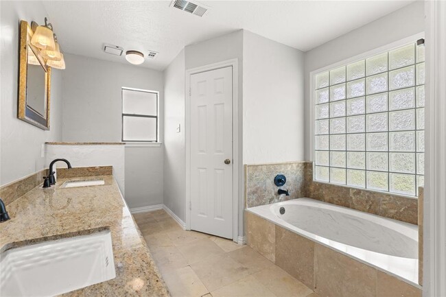 Building Photo - 2922 Deer Hollow Dr