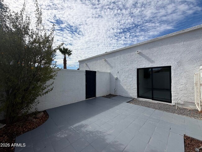 Building Photo - 7010 W Eugie Ave