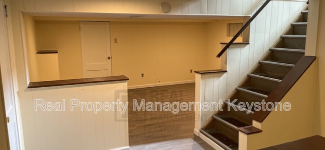 Building Photo - 910 9th St