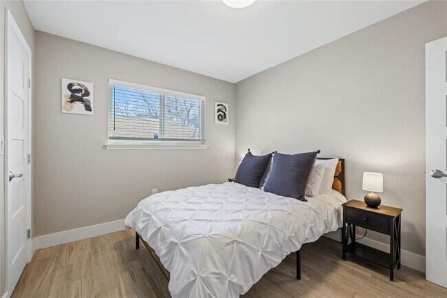 Building Photo - 1505 Westbury Trail