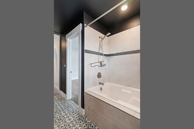 Building Photo - Charming South Weber Townhome Available!