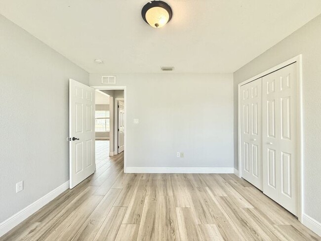 Building Photo - 22148 Lockport Ave