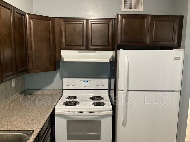 Building Photo - 654 Spottswood Manor Dr