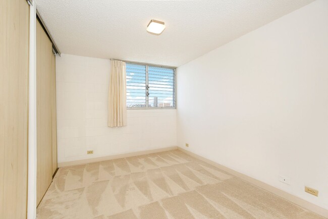 Building Photo - Prime Location! 1/1/1 at the Lime Tree, Mc...