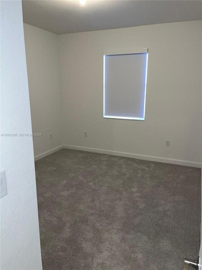 Building Photo - 2679 SE 25th Ter