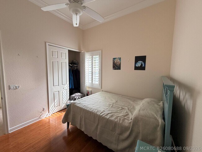 Building Photo - 403 NW Lyndhurst Ct