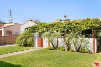 Building Photo - 813 N Orange Grove Ave