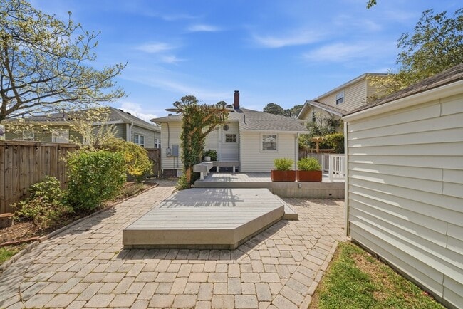 Building Photo - 414 Massachusetts Ave