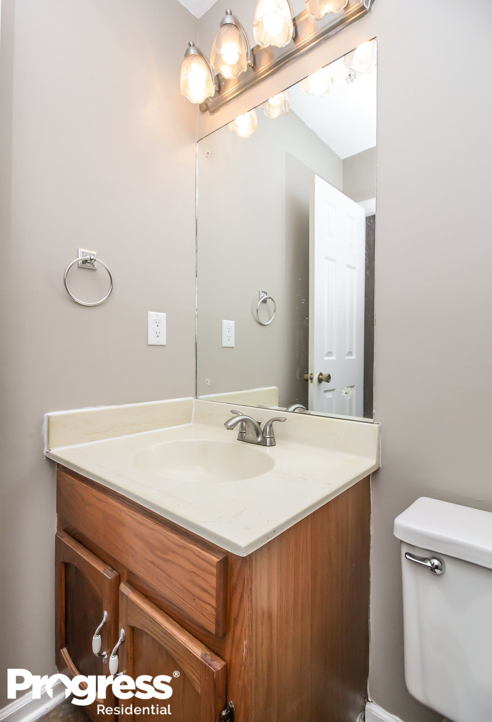 Building Photo - 505 Planceer Pl