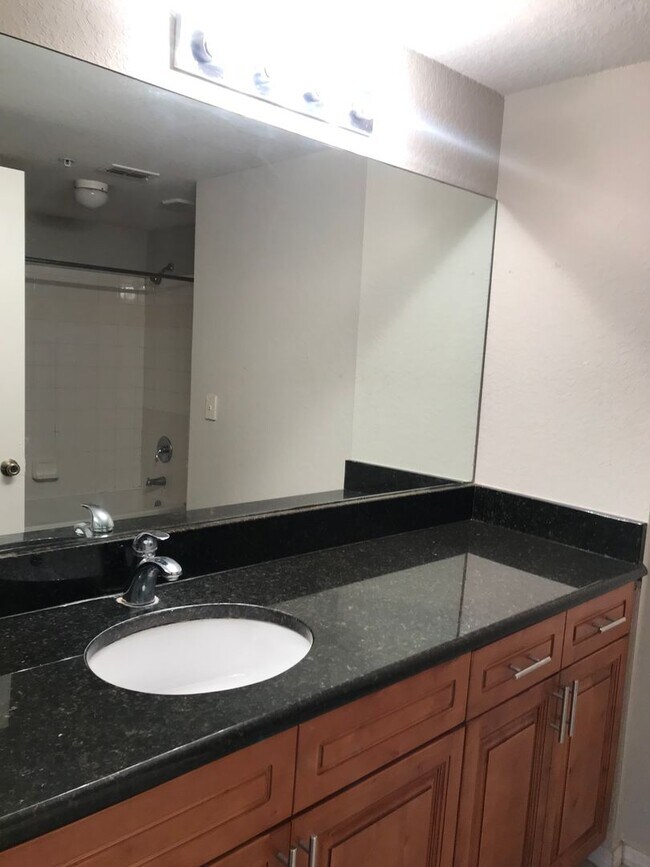 Building Photo - 2586RTJ.Madison 1110(100)