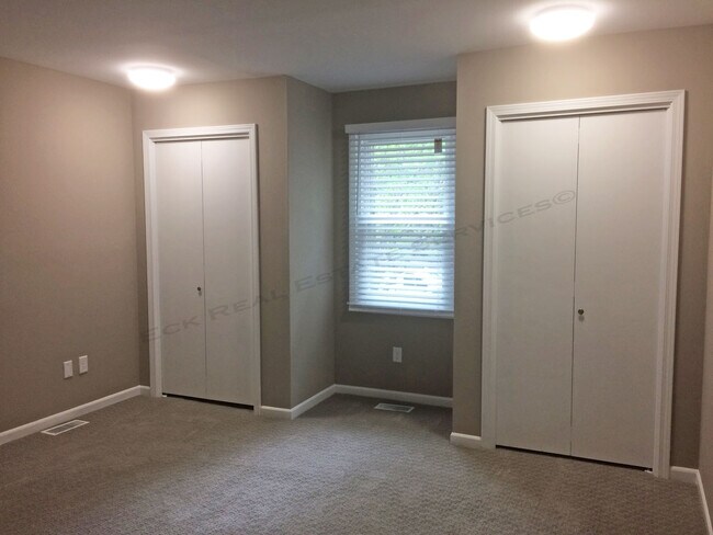 Building Photo - 336 Woodlawn Dr