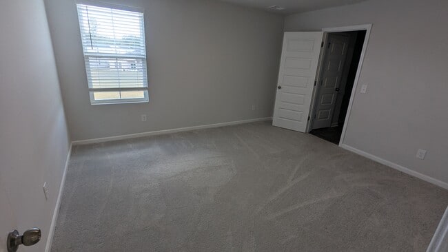 Building Photo - 107 Bottlebrush Dr