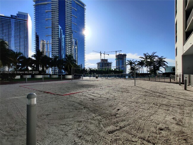 Building Photo - 888 Biscayne Blvd