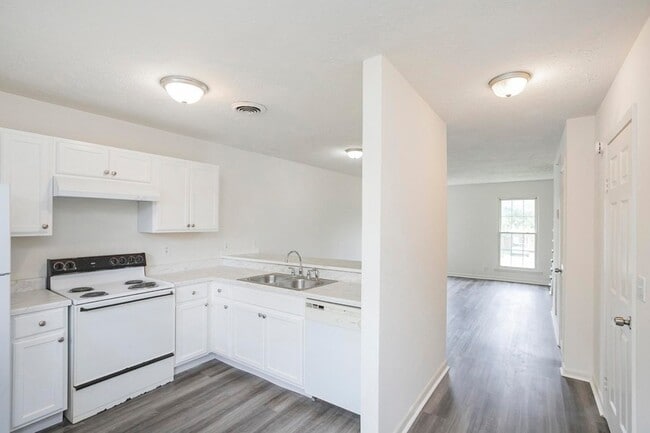 Building Photo - 1517 Meadow Bend Dr