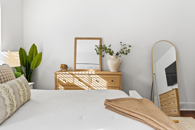 Building Photo - 2207 Lombard St